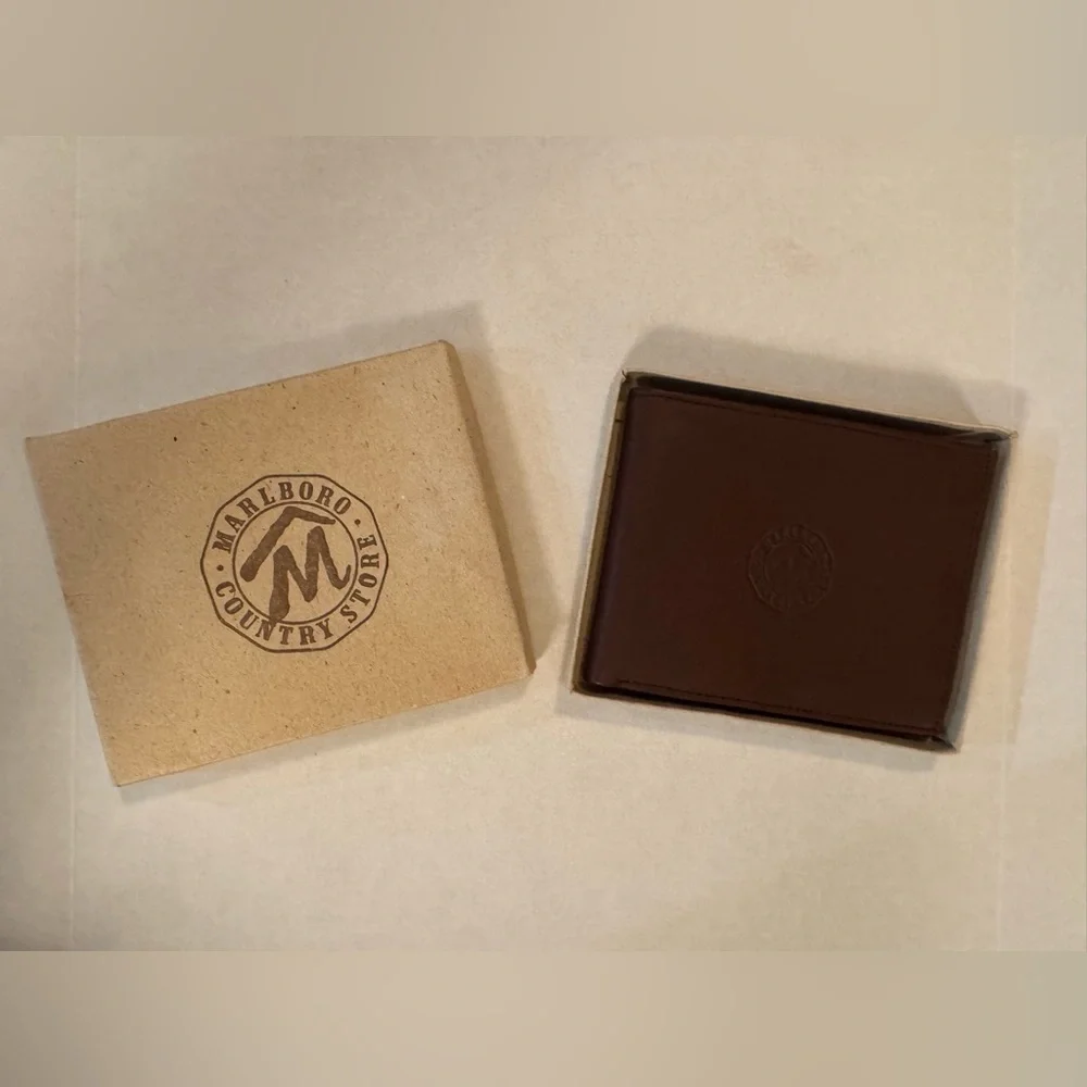 Vintage Marlboro Country Store Brown Leather Wallet